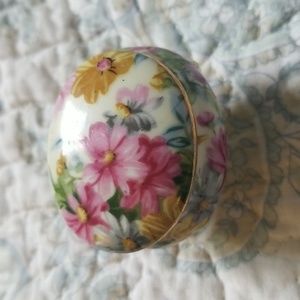 Porcelain painted trinket/ring box